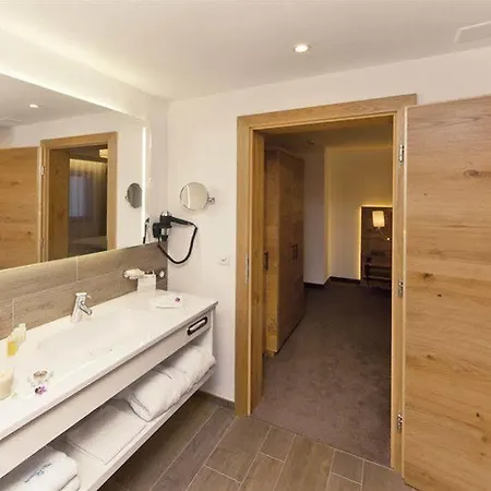 Hotel Waldpark 4*